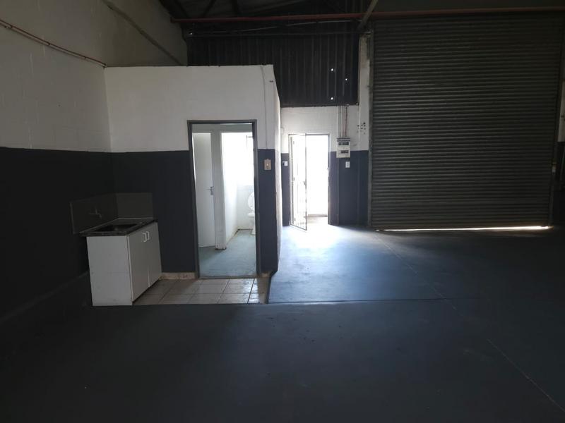 To Let commercial Property for Rent in Elsies River Industrial Western Cape